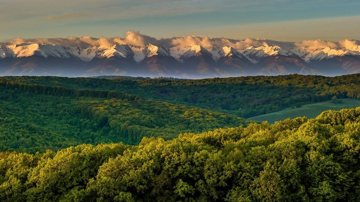  fagaras-massif-in-romania-carpathian-mountains