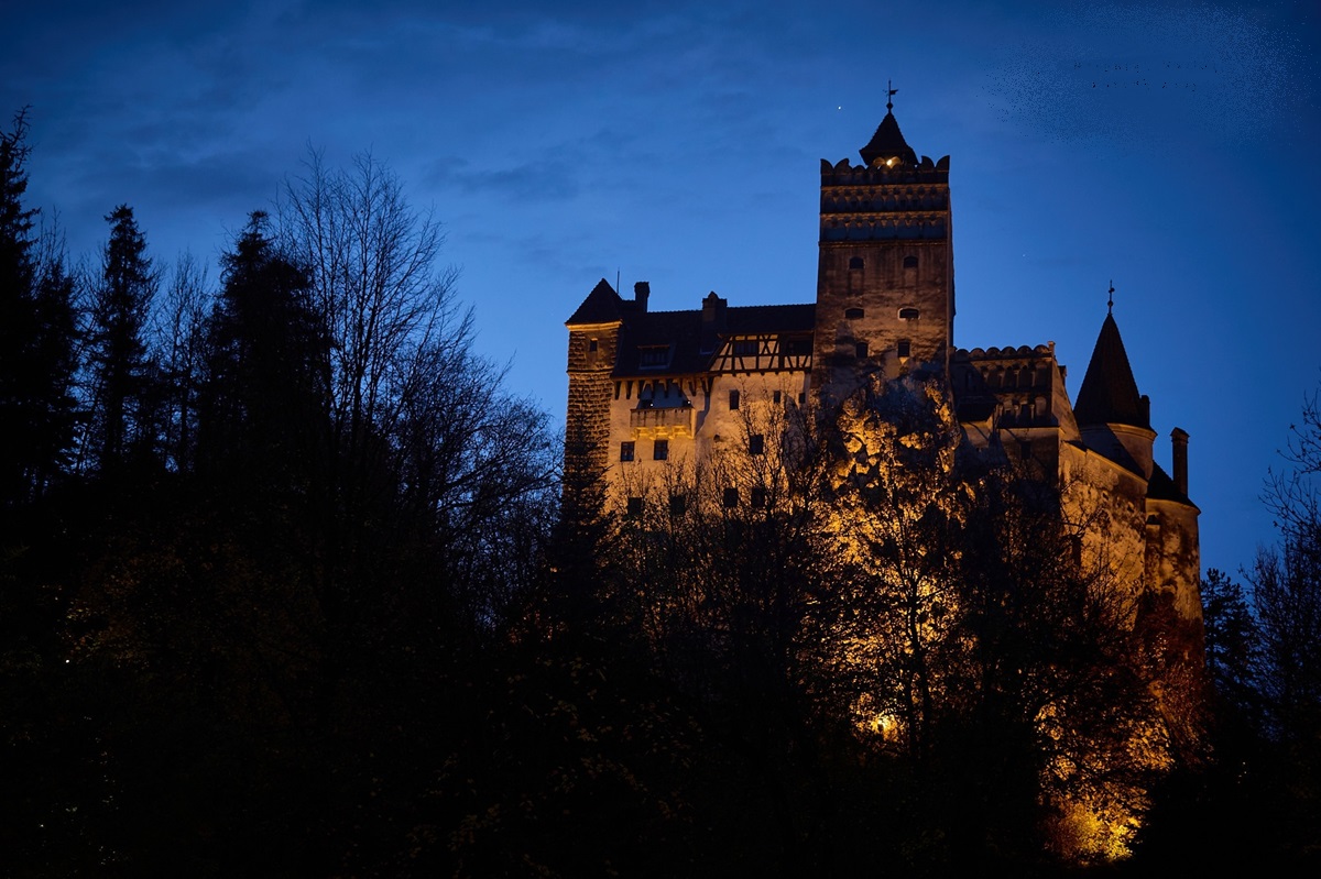 Castelo Bran Drácula à noite