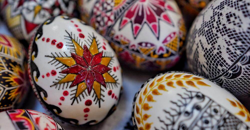 romania-easter-decorated-eggs