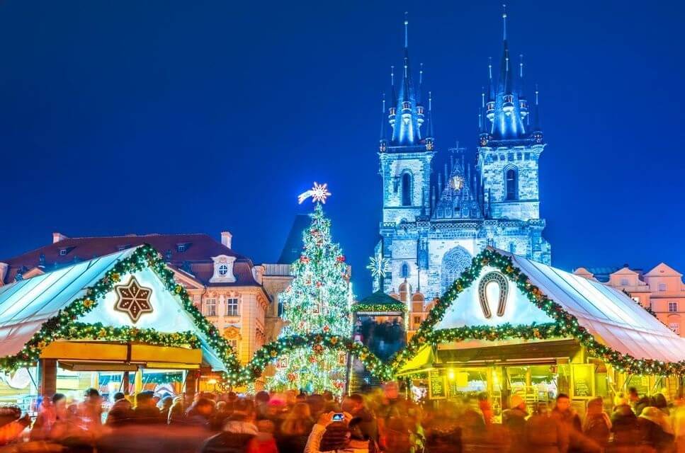christmas-market-prague-at-night