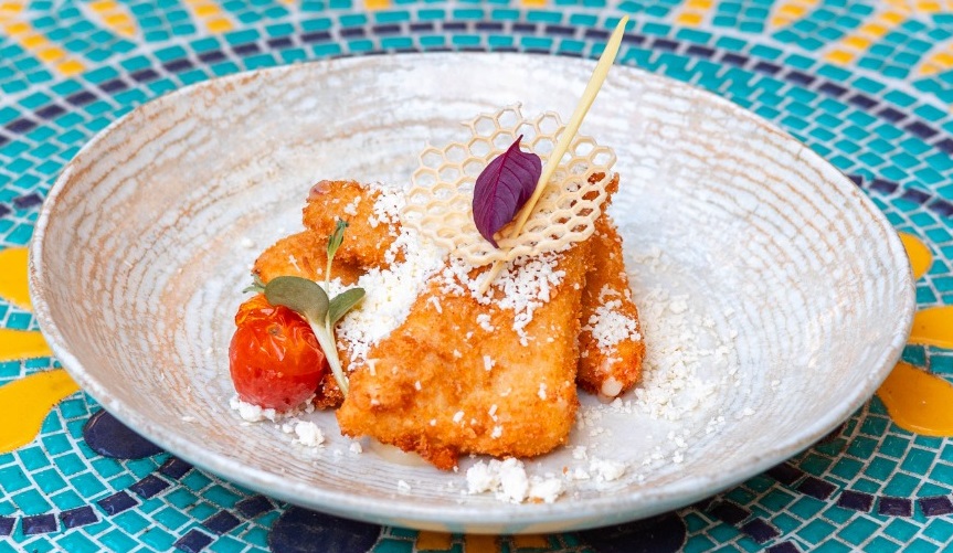 bucharest-casa-soare-restaurant-cascaval-pane-fried-yellow-cheese