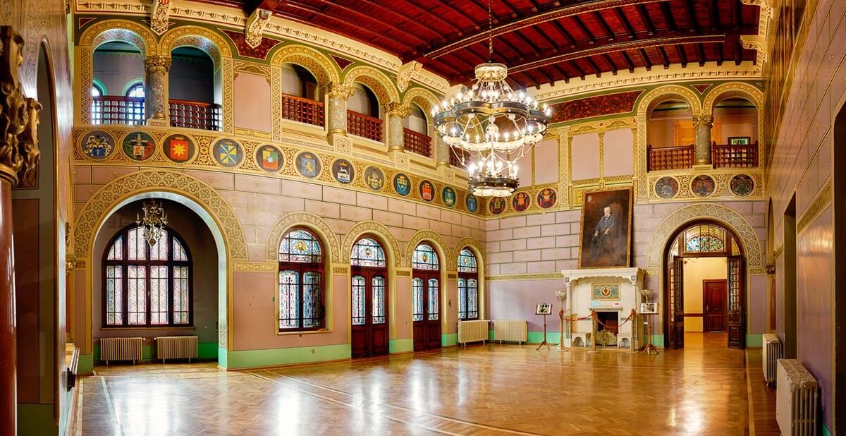 cantacuzino-palace-romania-heralds-hall