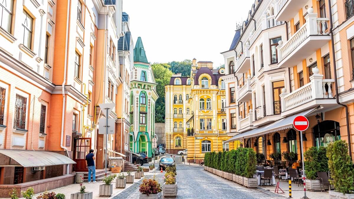 kyiv-vozdvizhenka-neighborhood-podil-district