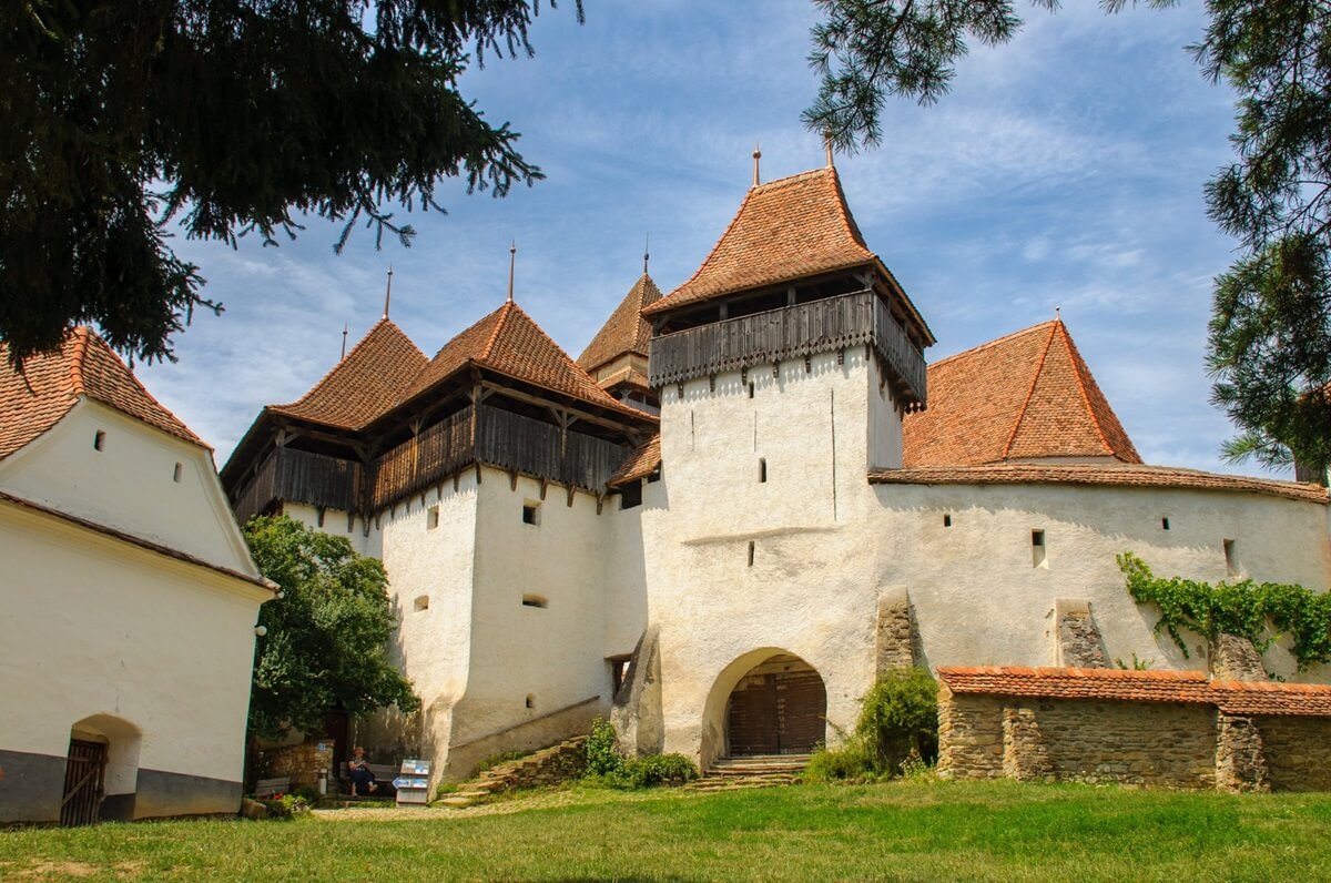 viscri-transylvania-fortified-church-main-gate